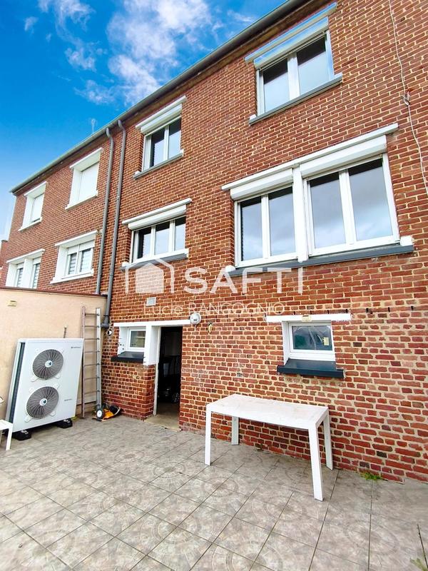 Maison - 93 m² - 5 pièces