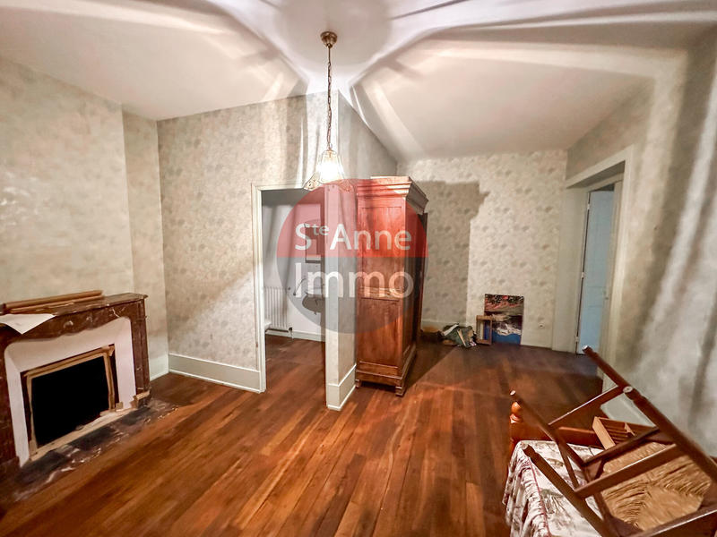 Maison - 300 m² - 12 pièces