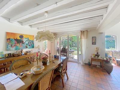 Maison - 204 m² - 7 pièces