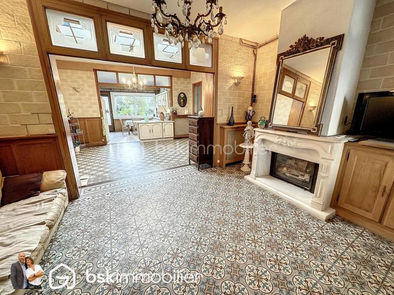 Maison - 212 m² - 7 pièces