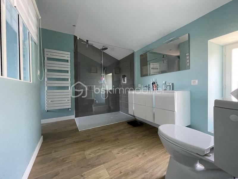 Propriété - 280 m² - 6 pièces