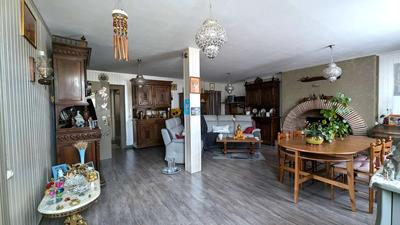 Maison - 225 m² - 8 pièces