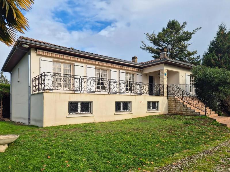 Maison - 140 m² - 6 pièces