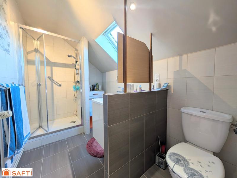 Maison - 250 m² - 9 pièces