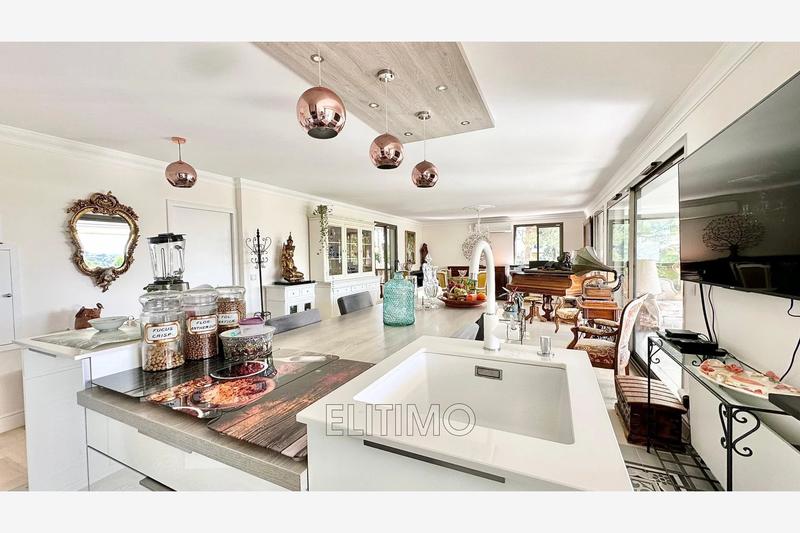 Appartement - 112 m² - 4 pièces