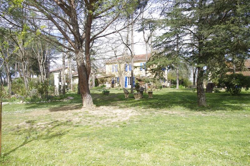 Maison - 245 m² - 8 pièces