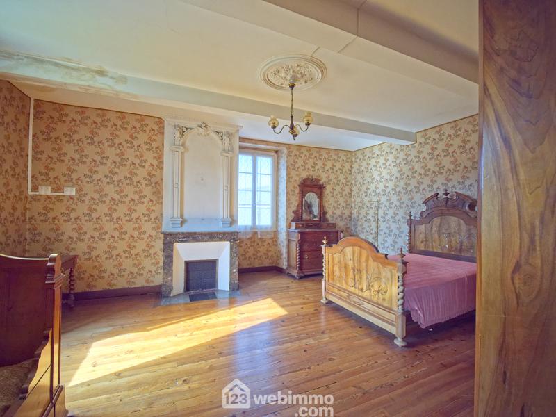 Maison - 360 m² - 12 pièces