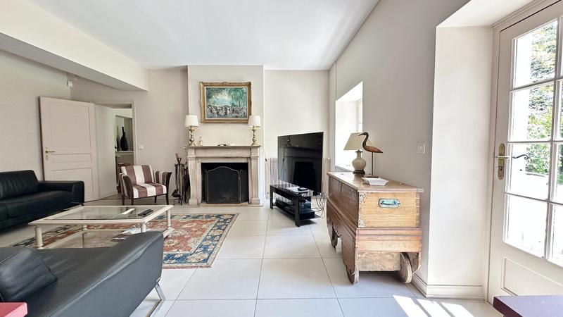 Maison - 450 m² - 12 pièces