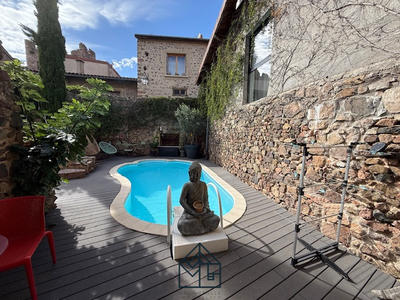 Maison - 400 m² - 7 pièces