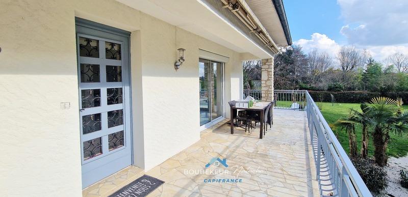 Maison - 252 m² - 8 pièces