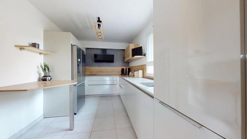 Propriété - 145 m² - 6 pièces