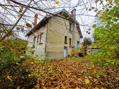 Maison - 146 m² - 9 pièces