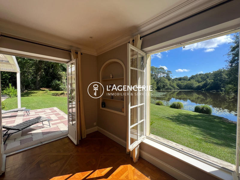 Maison - 411 m² - 10 pièces