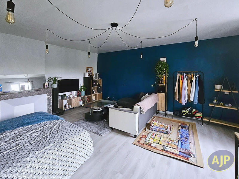 Maison - 313 m² - 13 pièces