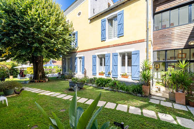 Maison - 498 m² - 20 pièces