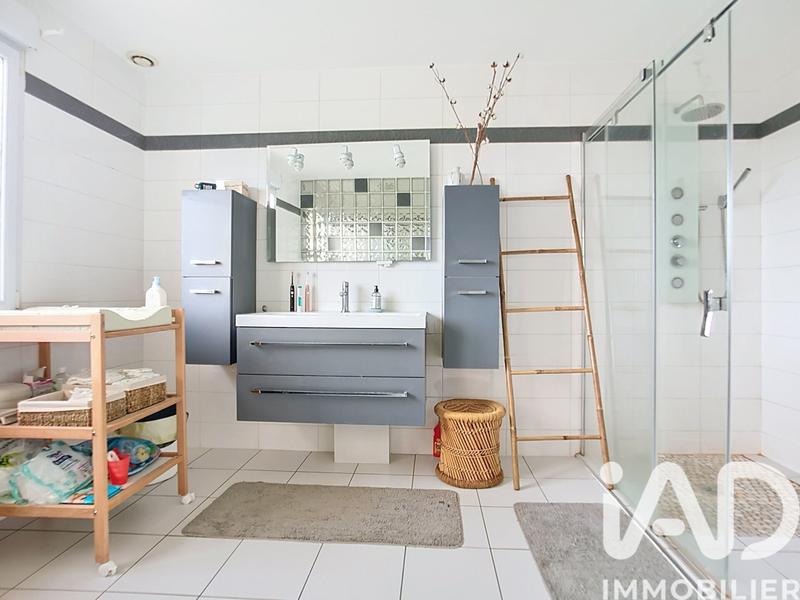 Maison - 135 m² - 6 pièces