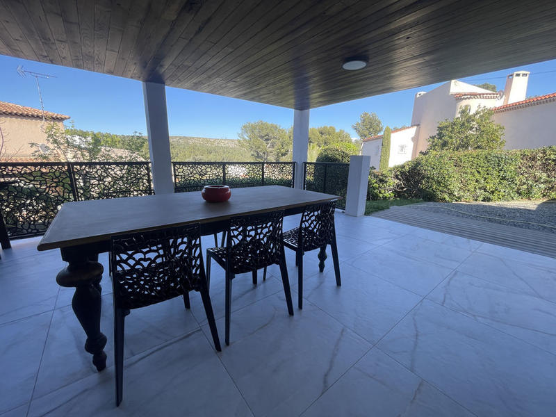 Villa - 285 m² - 6 pièces