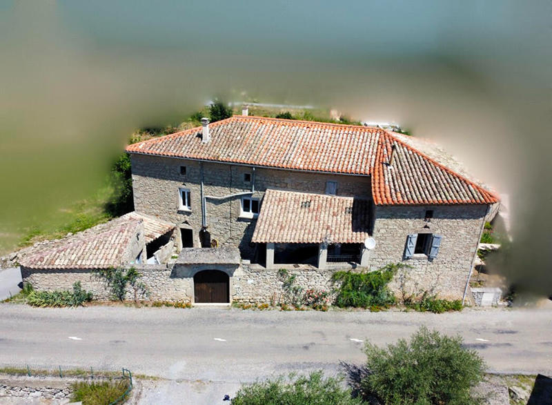 Maison en pierre - 104 m² - 5 pièces