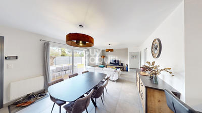 Maison - 92 m² - 5 pièces