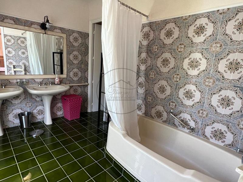 Demeure - 522 m² - 10 pièces