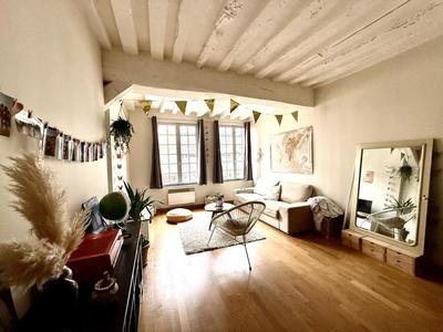 Appartement ancien - 69 m² - 3 pièces