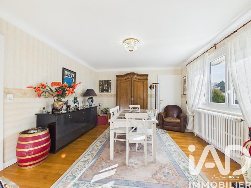 Maison - 243 m² - 7 pièces