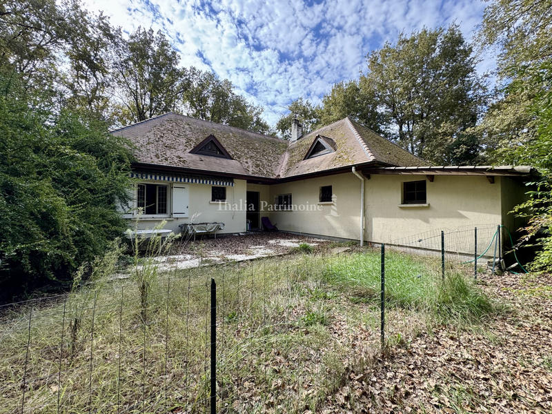 Maison - 232 m² - 8 pièces