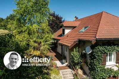 Maison - 233 m² - 7 pièces