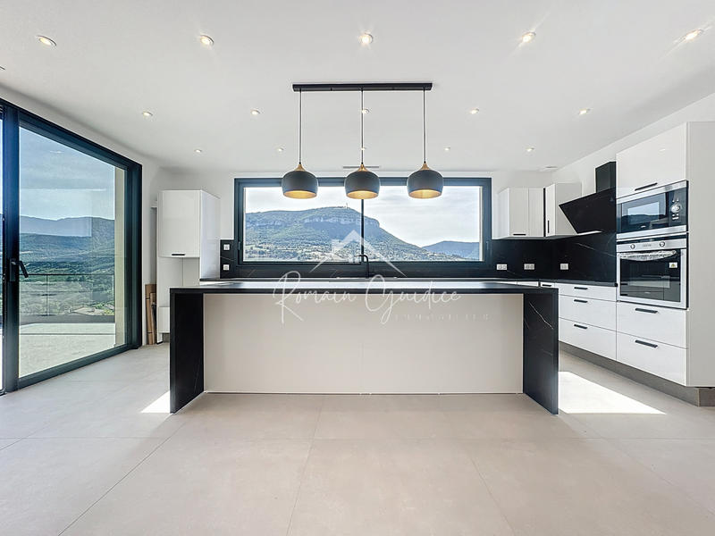 Maison - 124 m² - 4 pièces