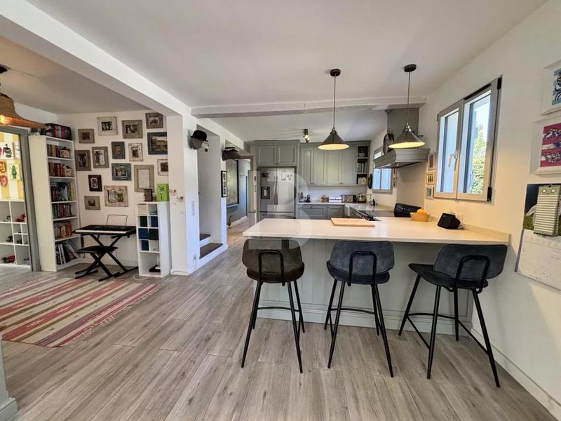 Villa - 204 m² - 8 pièces