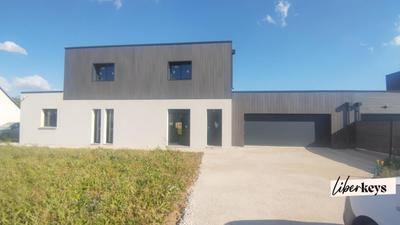 Maison - 201 m² - 6 pièces