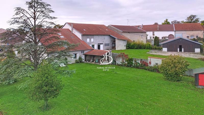 Maison - 331 m² - 12 pièces