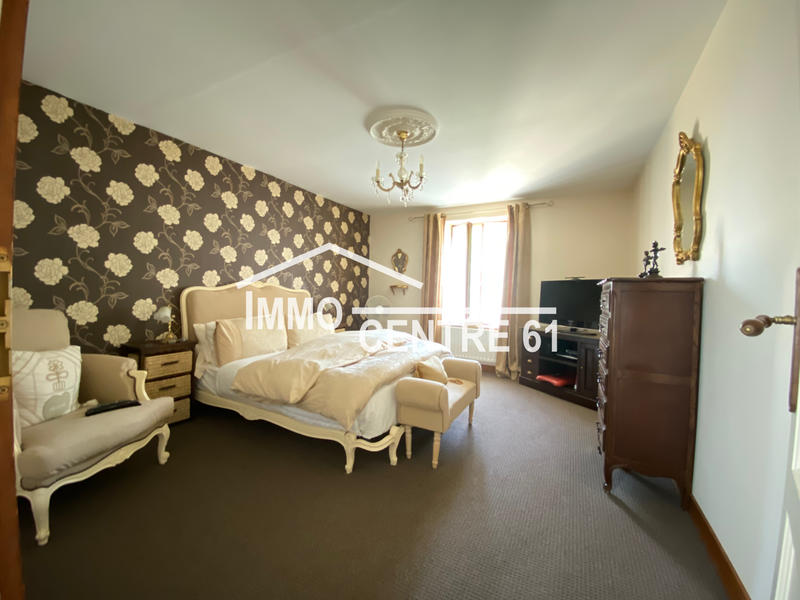 Maison - 180 m² - 6 pièces