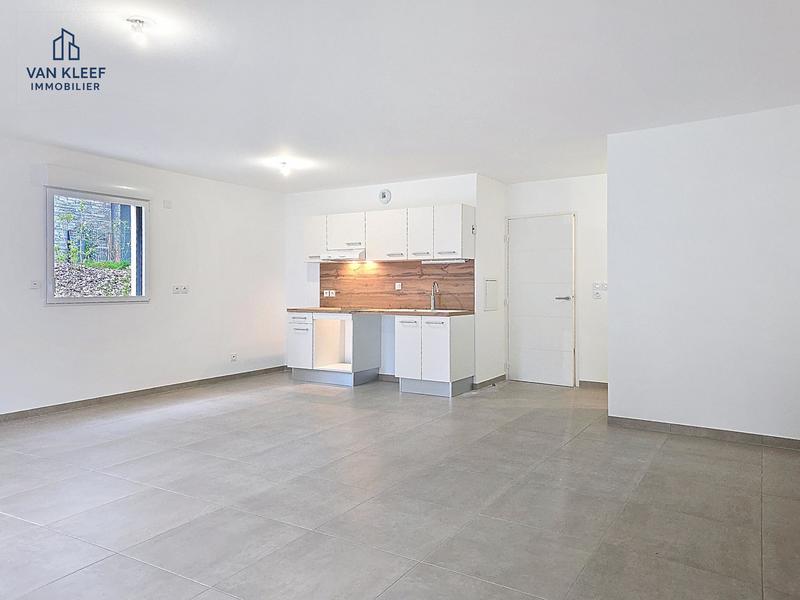 Appartement - 90 m² - 4 pièces