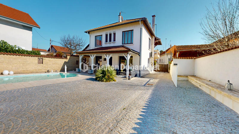 Maison - 167 m² - 6 pièces