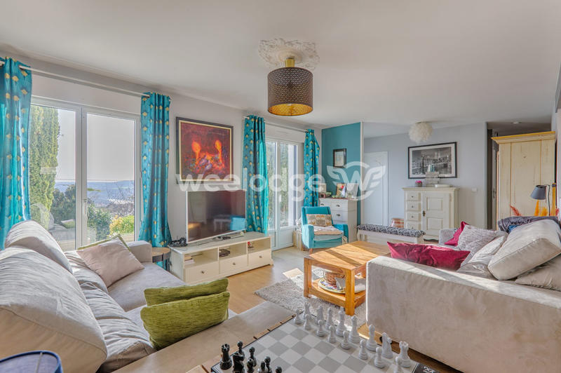 Maison - 213 m² - 6 pièces