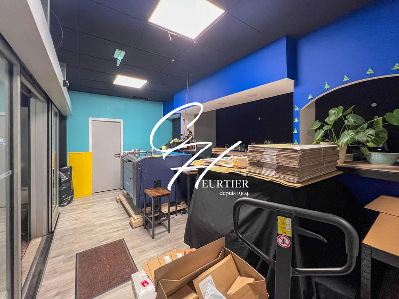 Local commercial - 192 m² - 5 pièces