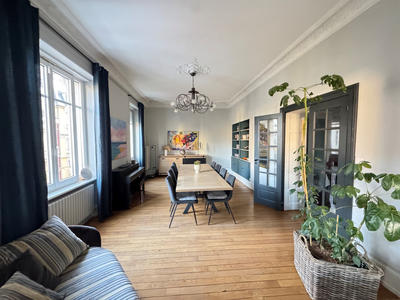 Appartement - 167 m² - 6 pièces