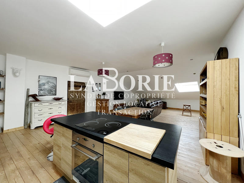 Maison - 210 m² - 6 pièces