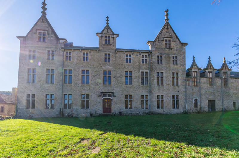 Demeure - 890 m² - 27 pièces