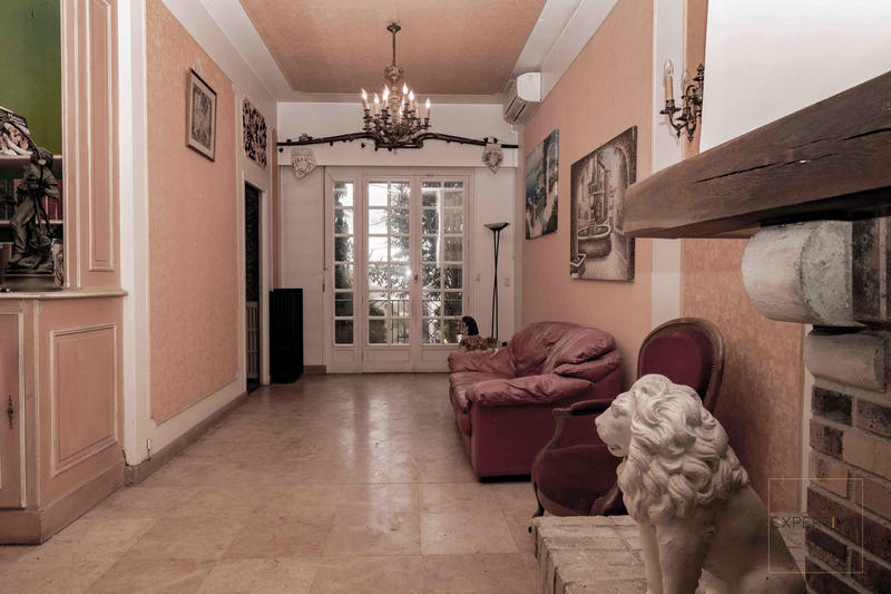 Villa - 233 m² - 8 pièces