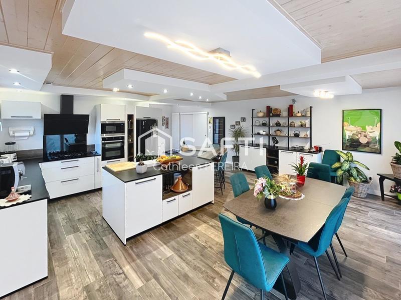 Maison - 596 m² - 11 pièces