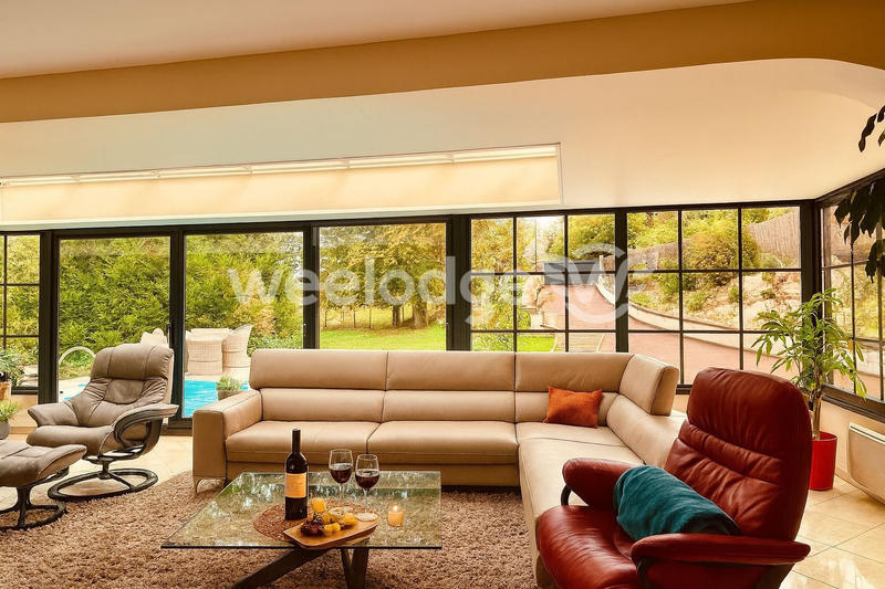 Maison - 183 m² - 7 pièces