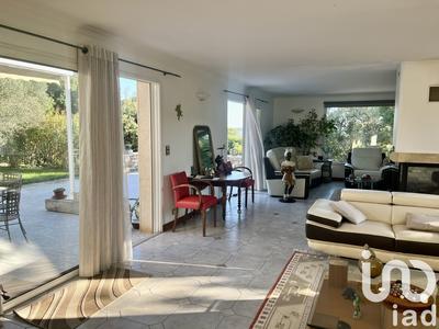 Maison - 227 m² - 9 pièces