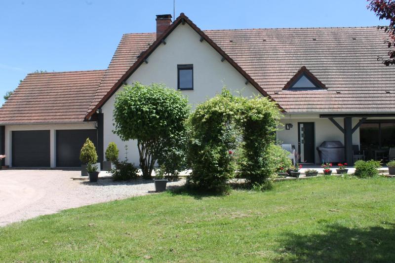 Maison - 256 m² - 7 pièces