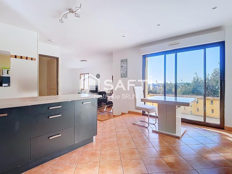 Maison - 101 m² - 5 pièces