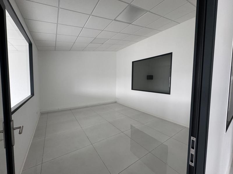 Bureau - 100 m² - 1 pièce