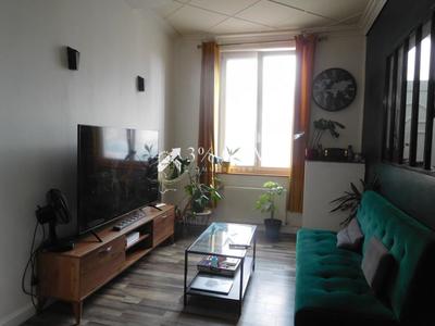 Maison - 94 m² - 5 pièces