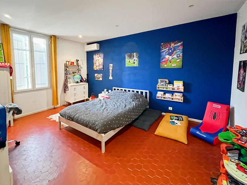 Maison - 219 m² - 8 pièces