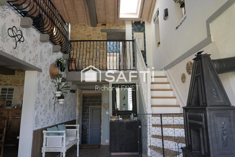 Maison - 302 m² - 10 pièces